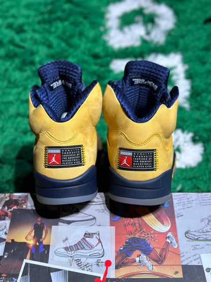 Size 10.5 (PREOWNED) Jordan 5 Michigan 2019