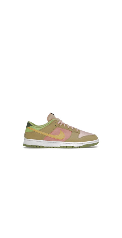 Size 11.5 (PREOWNED) Dunk Low Sun Club Arctic Orange