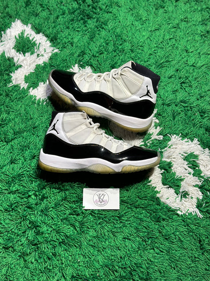 Size 9 (PREOWNED) Jordan 11 Concord 2018