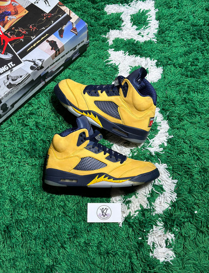 Size 10.5 (PREOWNED) Jordan 5 Michigan 2019