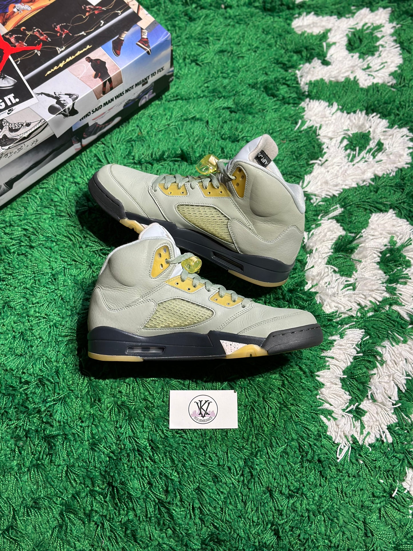 Size 10.5 (PREOWNED) Jordan 5 Jade Horizon