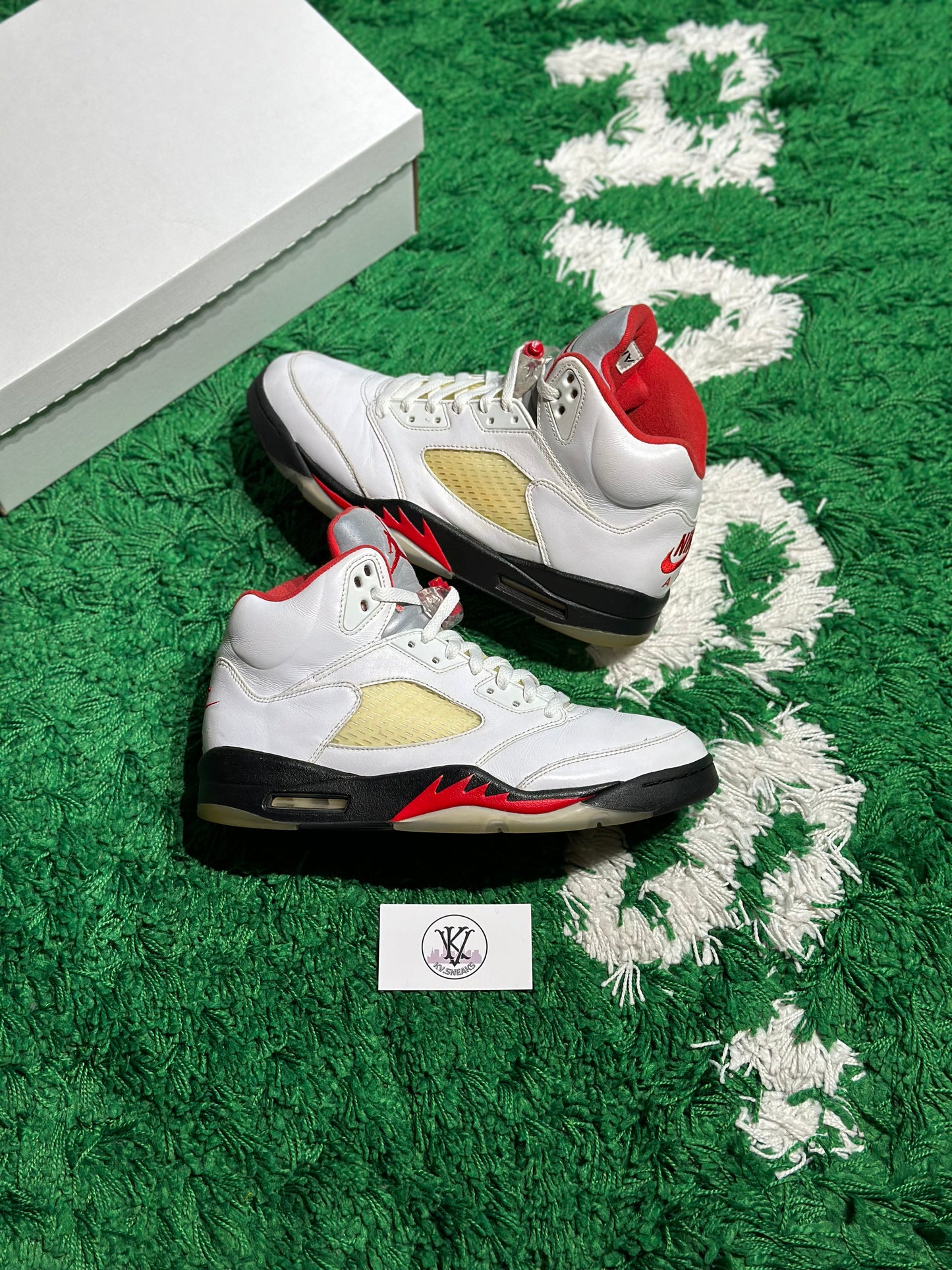 Size 10.5 (PREOWNED) Jordan 5 Fire Red Silver Tongue