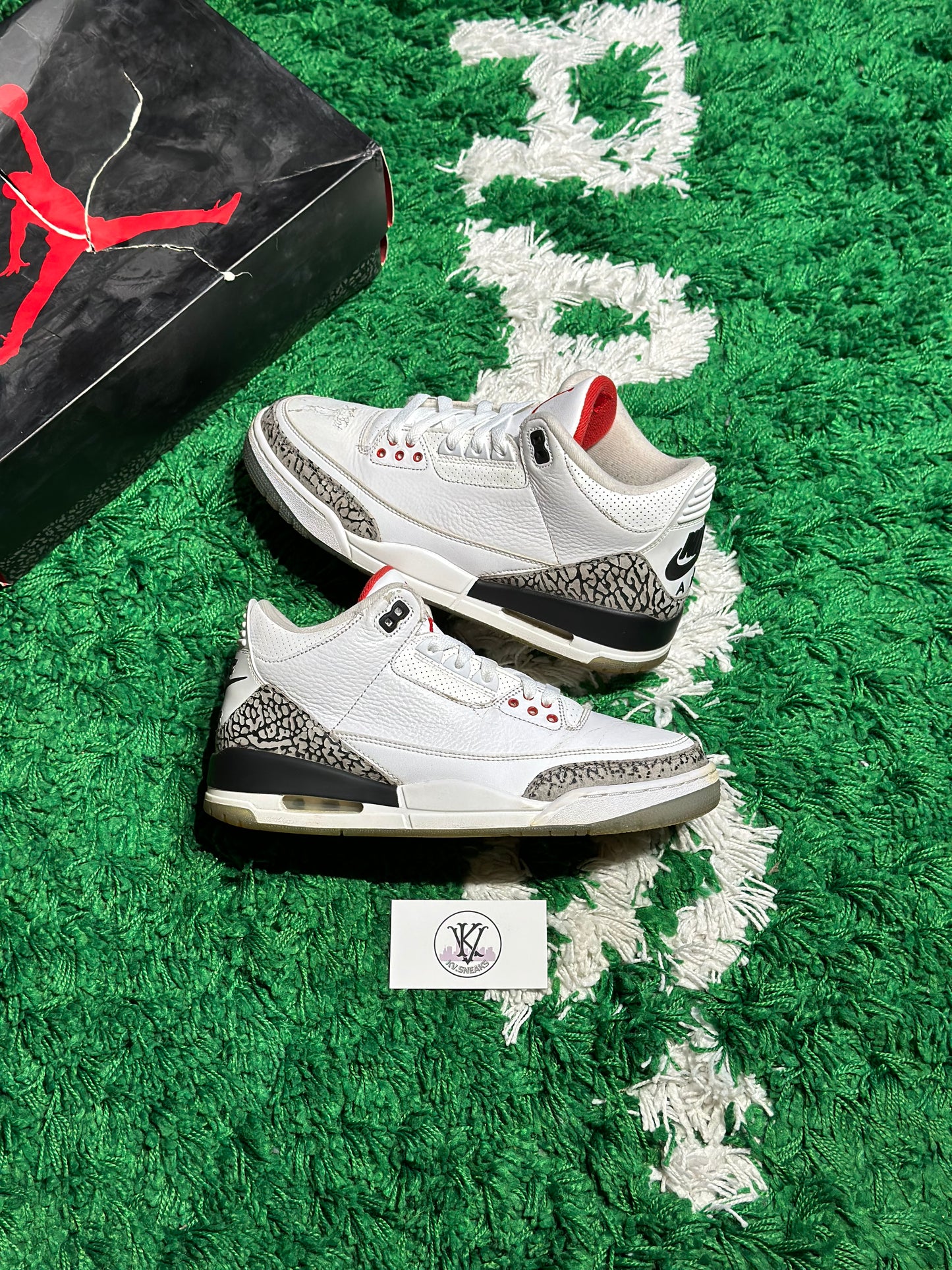 Size 9 (PREOWNED) Jordan 3 Free Throw Line