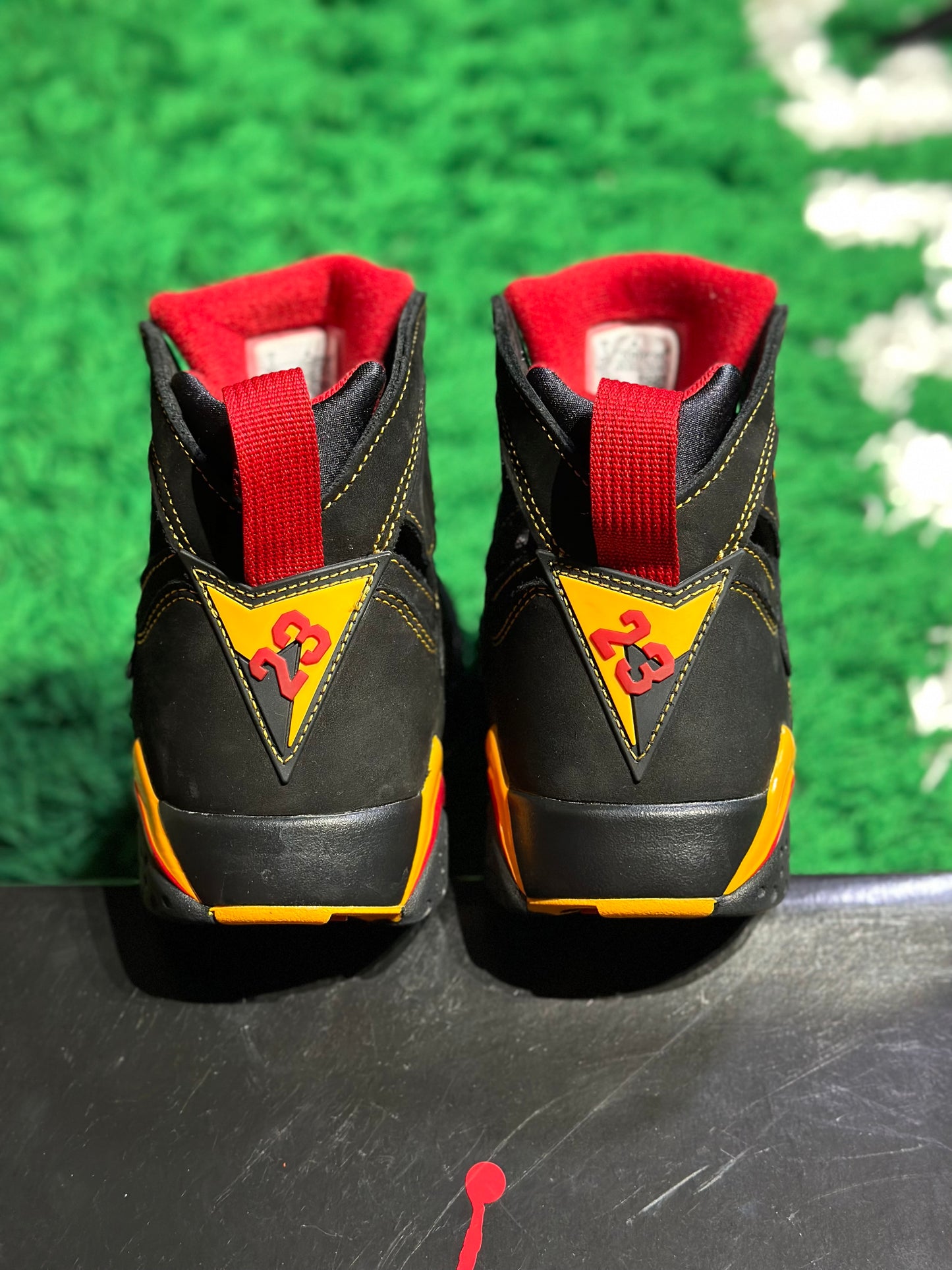 Size 9 (PREOWNED) Jordan 7 Citrus