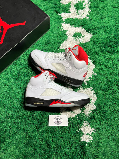 Size 10.5 (PREOWNED) Jordan 5 Fire Red Silver Tongue