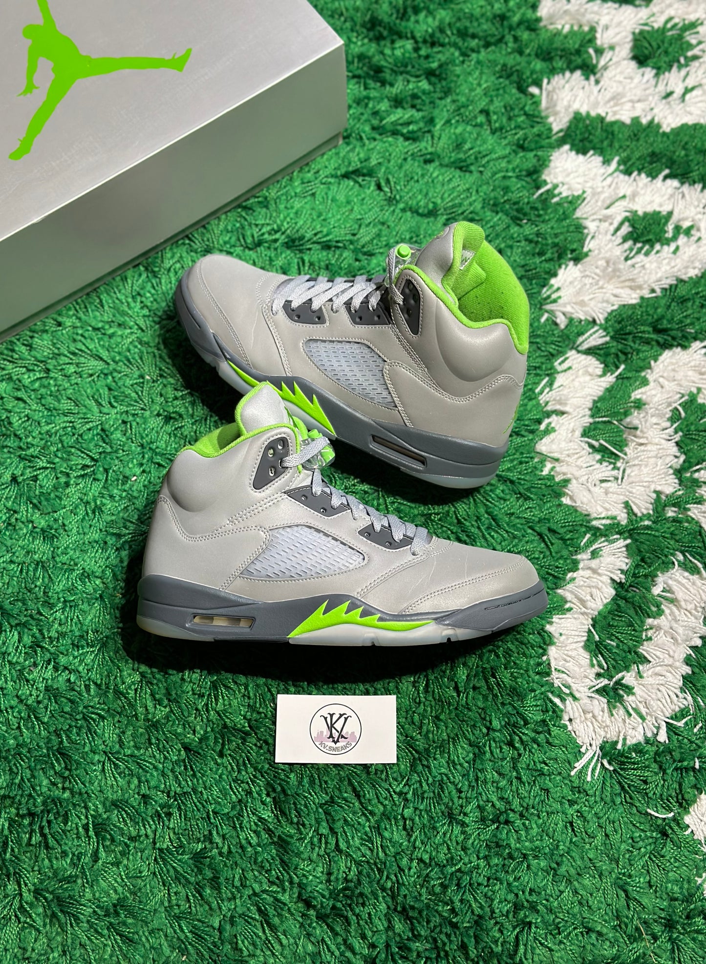 Size 10.5 (PREOWNED) Jordan 5 Green Bean