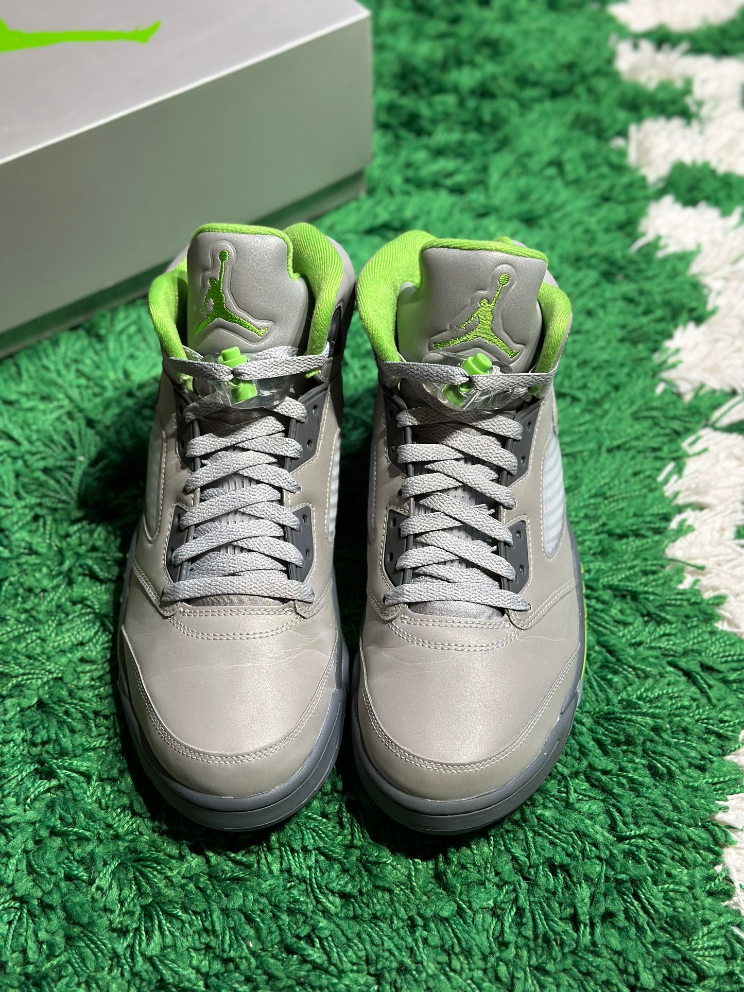 Size 10.5 (PREOWNED) Jordan 5 Green Bean