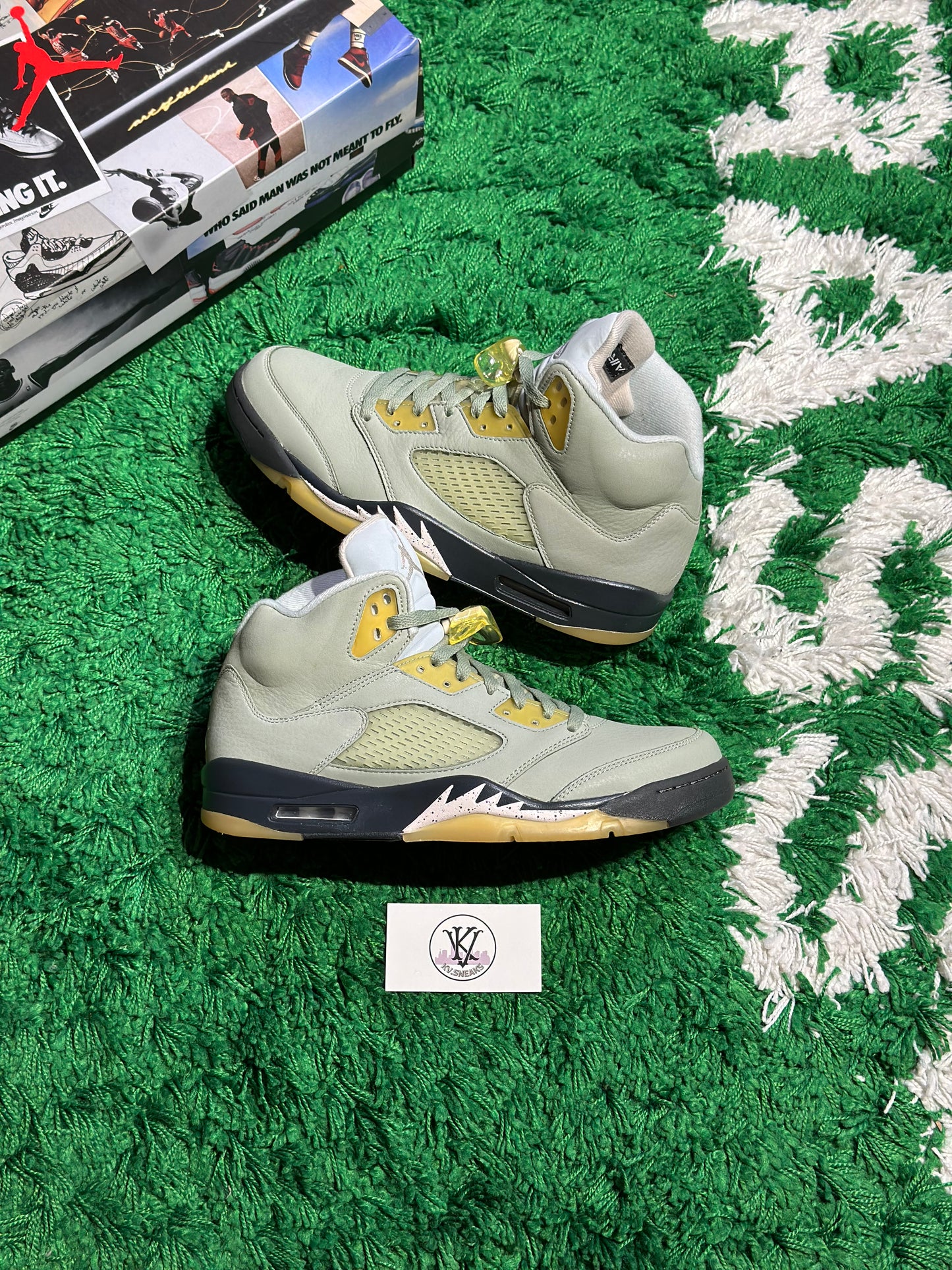 Size 10.5 (PREOWNED) Jordan 5 Jade Horizon