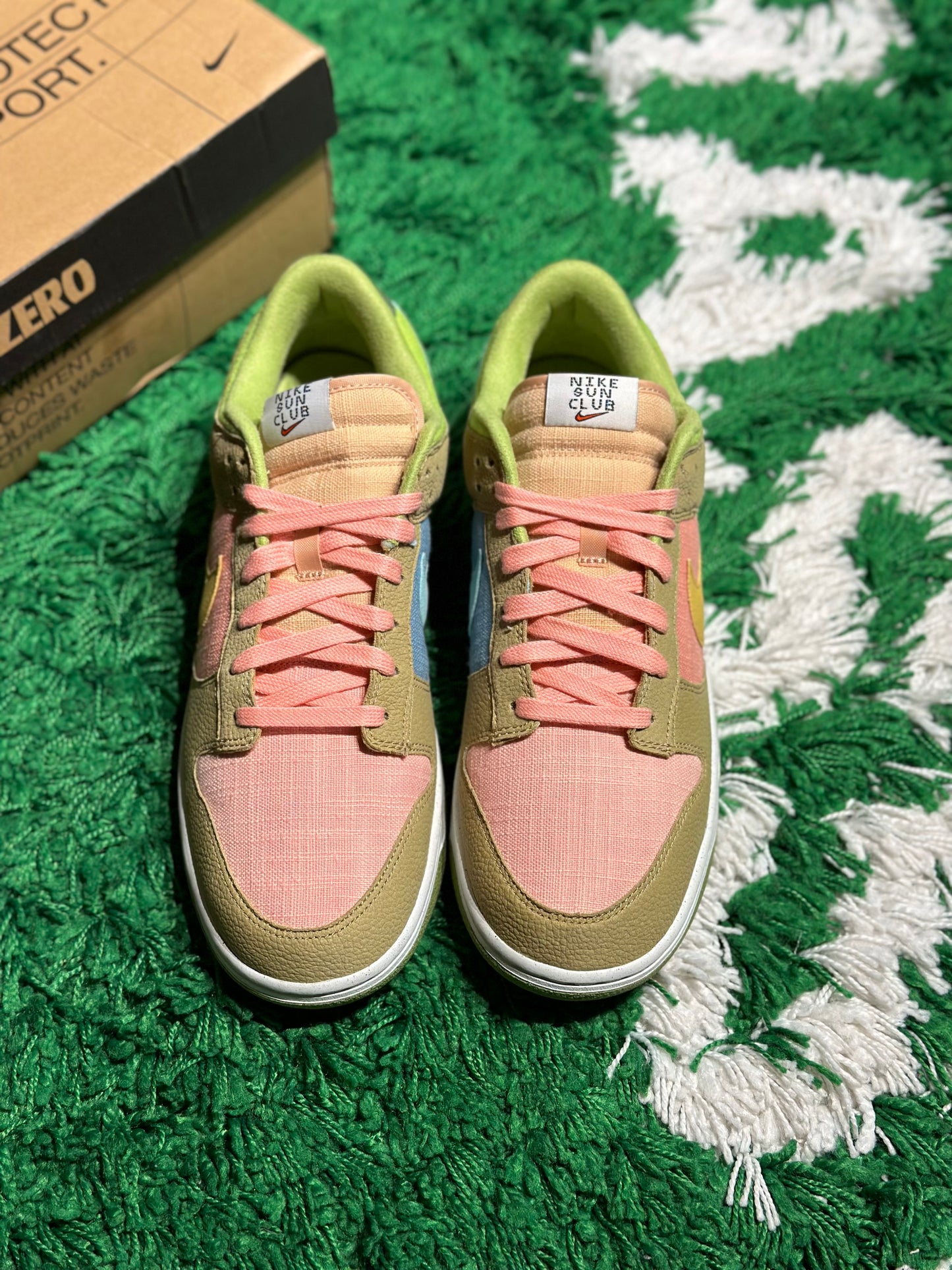 Size 11.5 (PREOWNED) Dunk Low Sun Club Arctic Orange